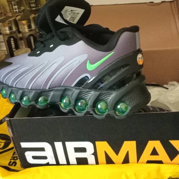 Trainers - Picture 2 of 2